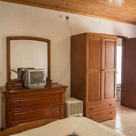 D. Antonia 3* بينيش